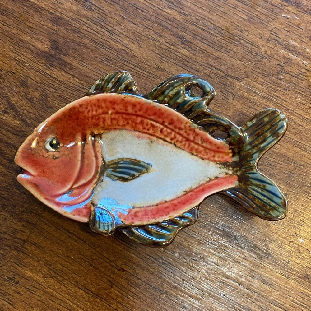 Pier 1 Imports Fish dish with 4 little fish, hand painted. - Picture 6 of 6